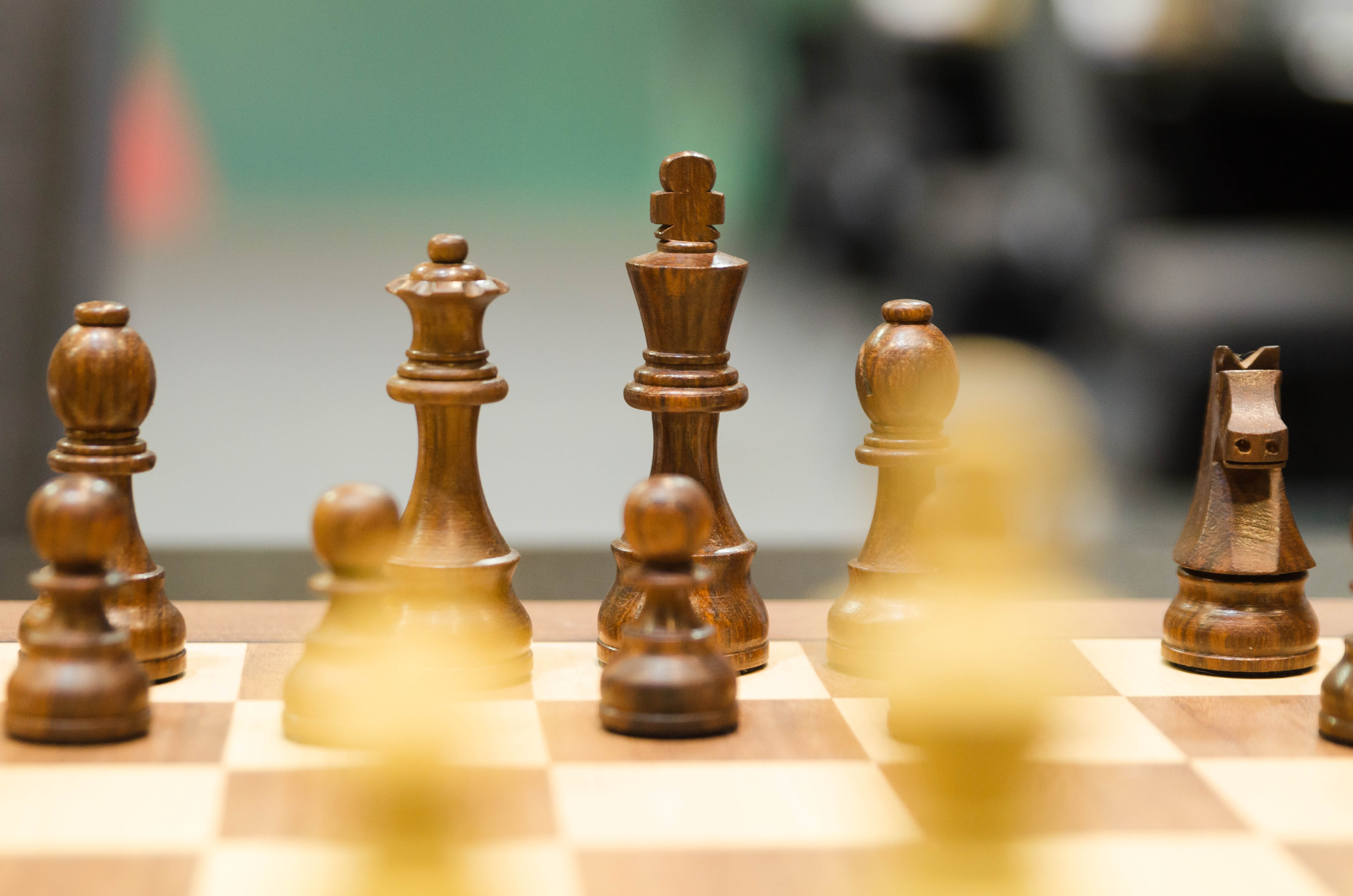 Escena ajedrecística decorativa